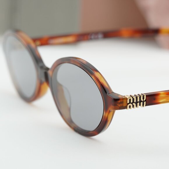 Miu Miu MU04ZS 21C40O Oval Sunglasses – Havana Mahogany\\Grey main image 8